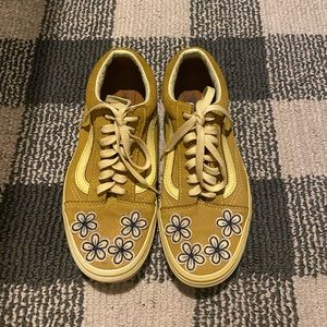 Mustard old school with patches vans